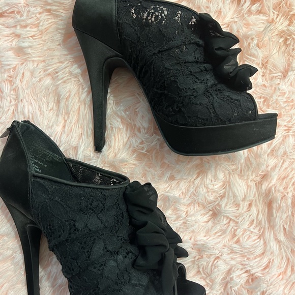 Black heels - Picture 2 of 6